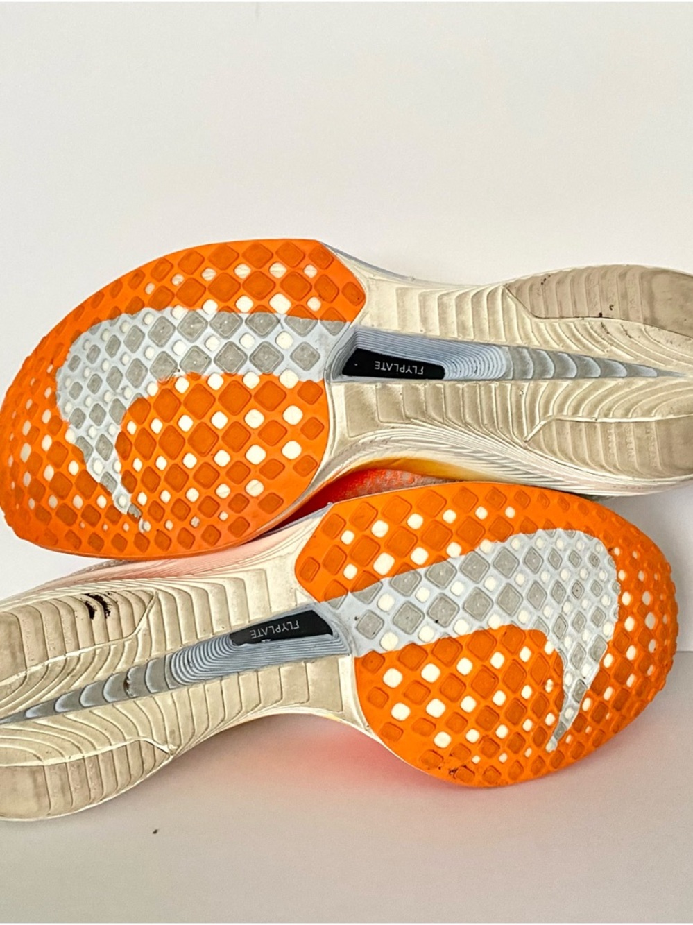 Nike (WMNS) Nike ZoomX Vaporfly Next% 3 'White Orange' Sz 9 - Picture 9 of 12